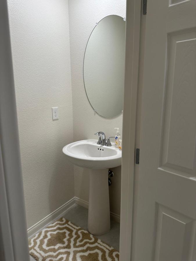 Beautiful Brand New 2 Bedroom Vegas Home! Fits 12 Or More,15-20 Minutes From Lv Strip Las Vegas Zewnętrze zdjęcie
